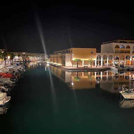 Studette Avec Spa & Jacuzzi Сет Екстериор снимка